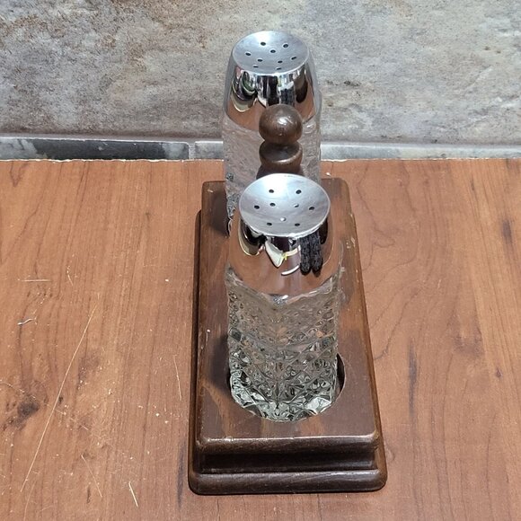Vintage Anchor Hocking Clear Salt  and Pepper Shaker Set Wood Carrying Caddy - Picture 4 of 11